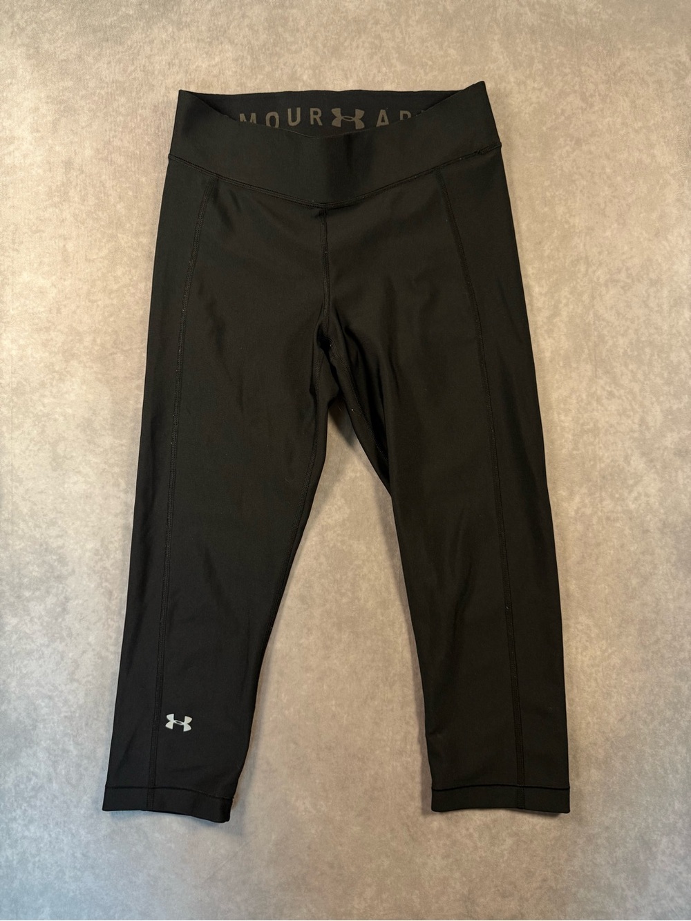 Women’s Under Armour Black Athletic Compression Crop Leggings Size Medium